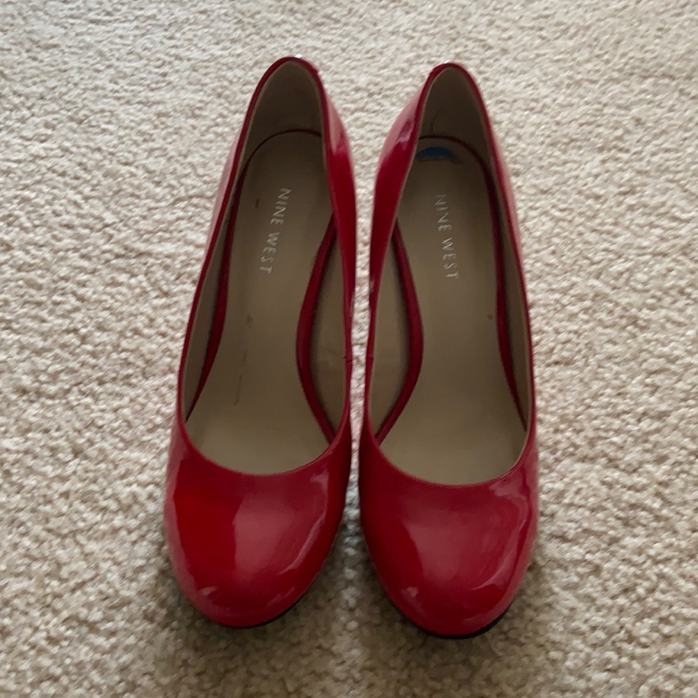 Fire engine red heels!